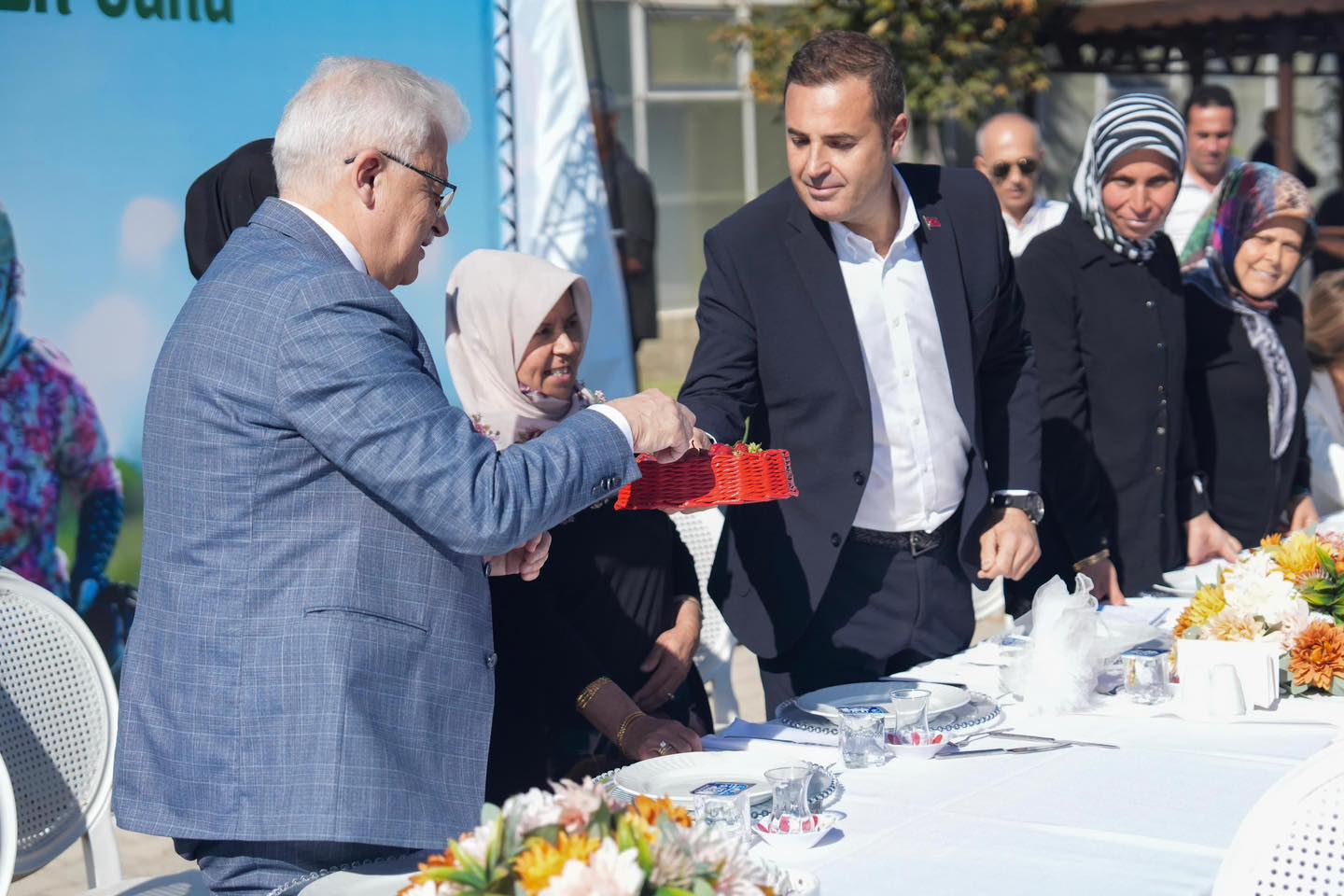 BURHANİYE’DE DÜNYA KADIN ÇİFTÇİLER GÜNÜ KUTLANDI