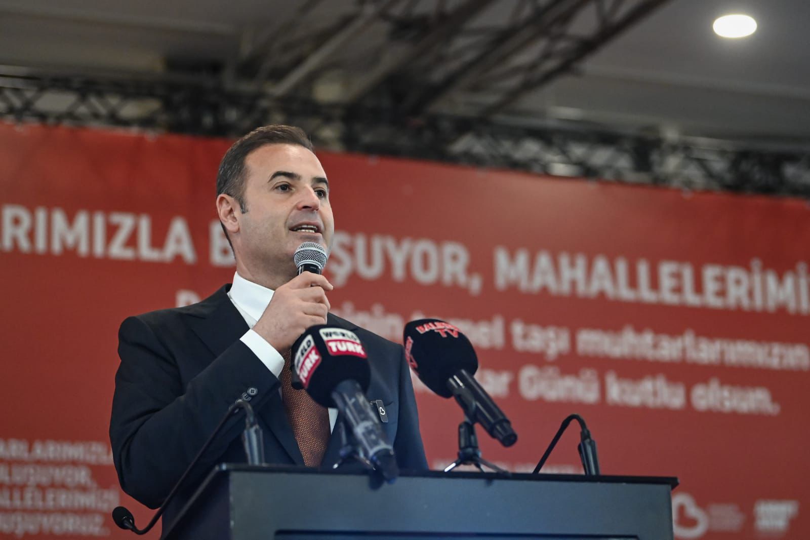 Başkan Ahmet Akın dan Muhtarlar Günü’nde müjde