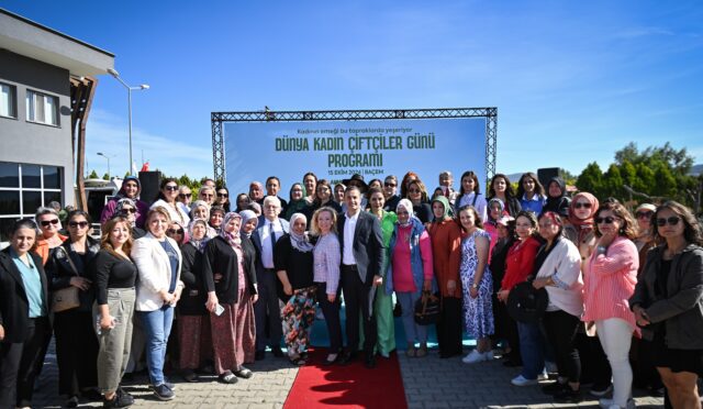 baskan_akin_kadin_ciftcilerin_yaninda__12