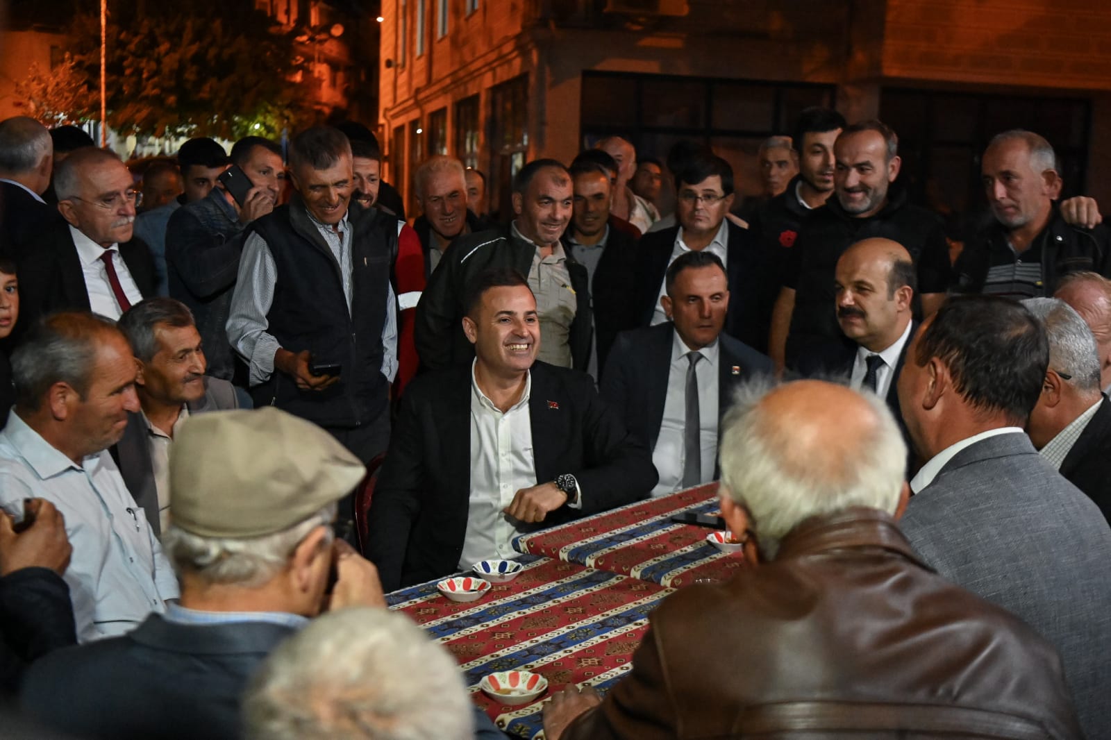 Başkan Akın sorunları yerinde dinliyor