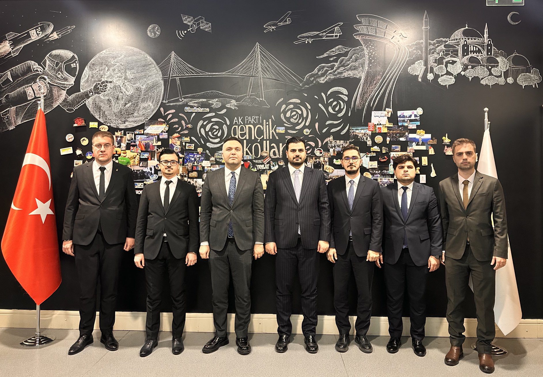 AK Gençlik Dönmez’e Emanet!