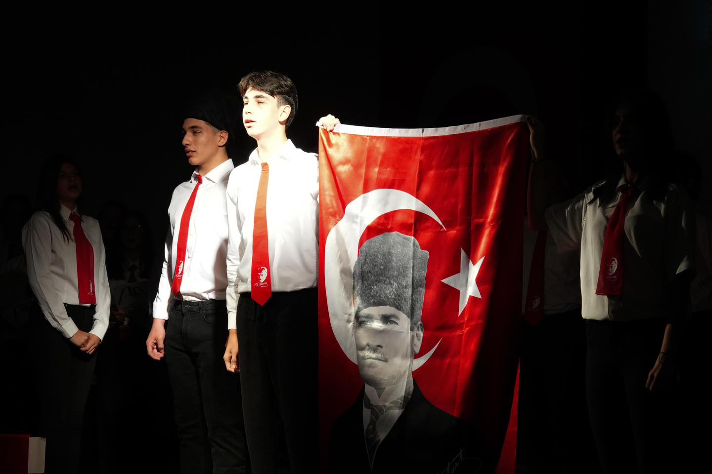 BURHANİYE’DE ATA’YA ÖZEL ANMA PROGRAMI GERÇEKLEŞTİ