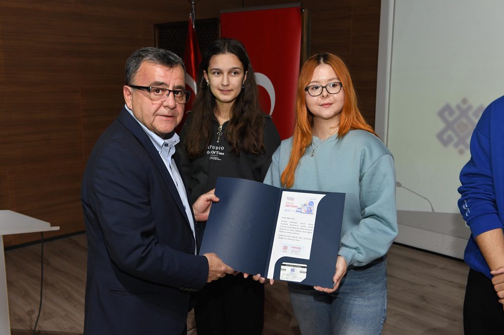 ALTIEYLÜL’DEN ÖĞRENCİLERE BİR İLK DAHA: ALTIEYLÜL AKADEMİ DİJİTAL DERSHANE