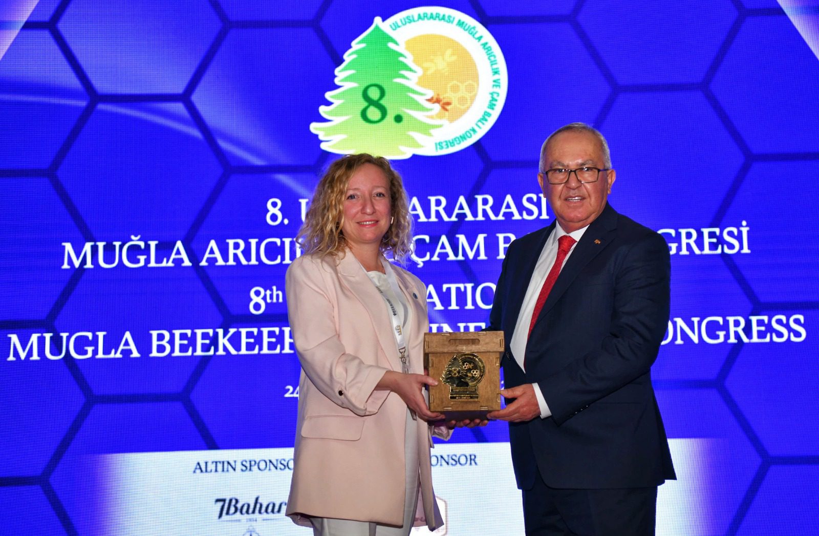 Uluslararası kongrede Balıkesir e arıcılık ödülü