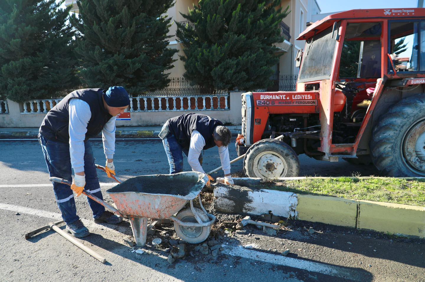 BURHANİYE’DE ÇALIŞMALAR TİTİZLİKLE SÜRDÜRÜLÜYOR