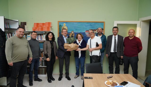 Ayvalık Kent Konseyi yeni yerine taşındı… (8)