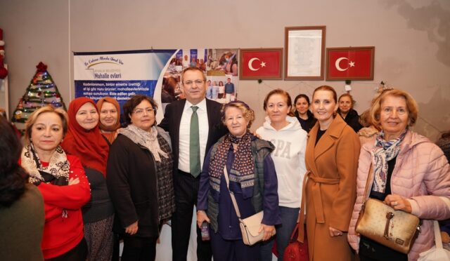 MAHALLEEVLERİ ÜRETİYOR, ÜRETTİKLERİNİ SATARAK AİLE BÜTÇESİNE KATKI SAĞLIYOR (10)