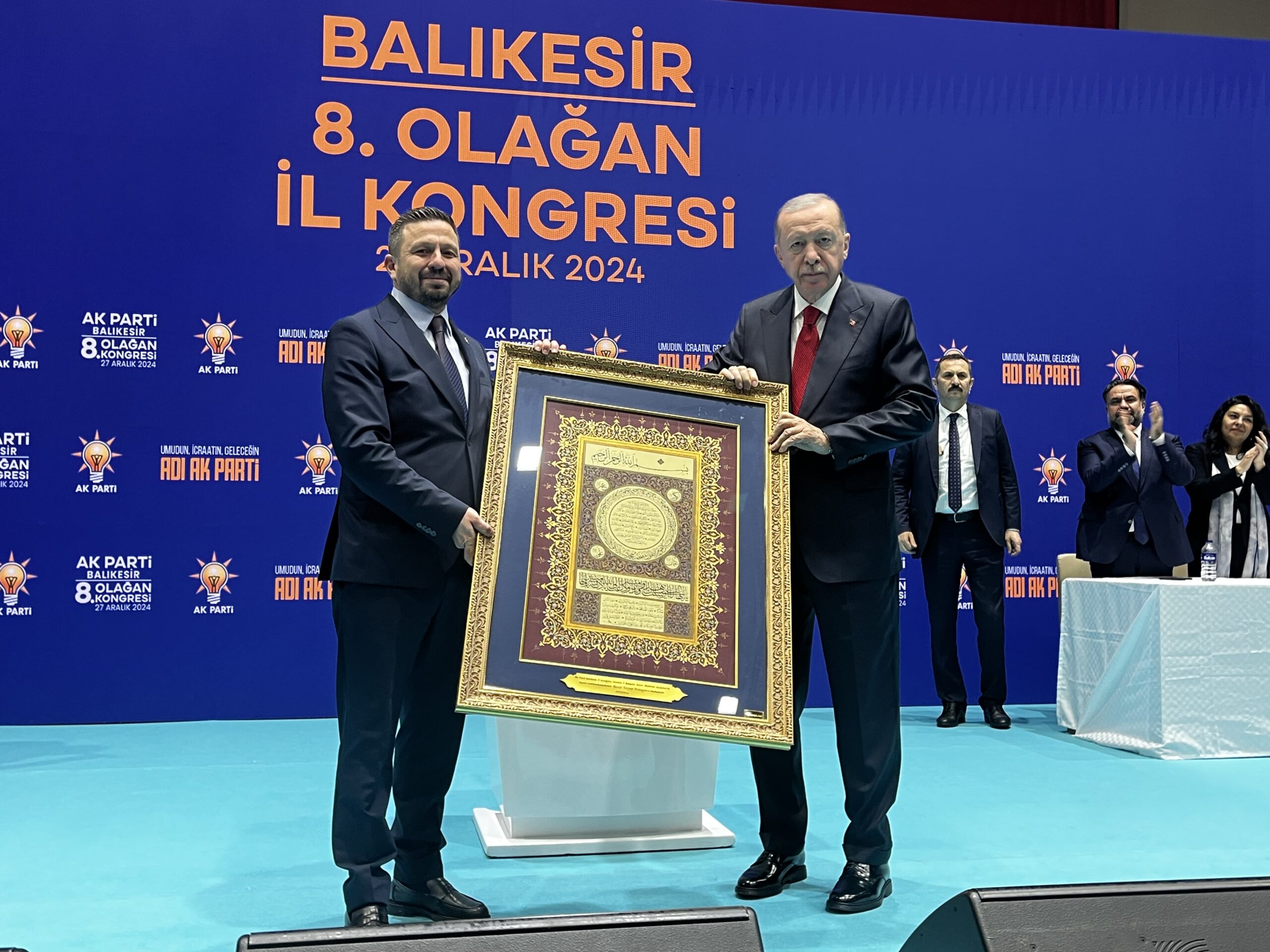 AK Parti Balıkesir İl Başkanlığı 8.Olağan İl Kongresi Büyük Bir Coşkuyla Gerçekleşti