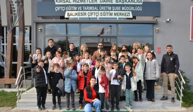 ogrencilerden_bacemde_bitkilerin_dunyasina_yolculuk__1