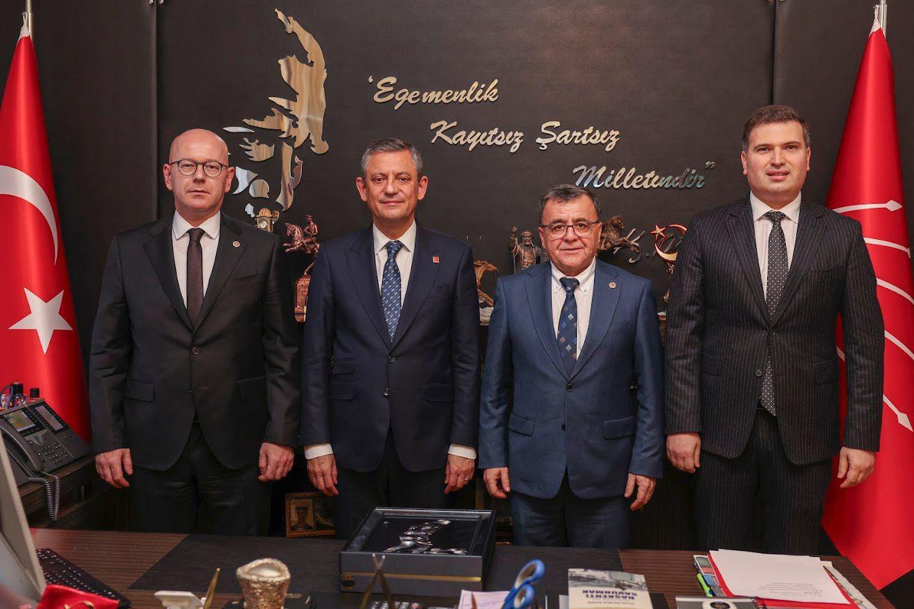 BAŞKAN ŞEHİRLİ BABA OCAĞINDA GENEL BAŞKAN ÖZGÜR ÖZEL’İ ZİYARET ETTİ