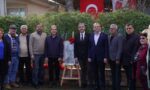 UĞUR MUMCU AYVALIK’TAKİ EVİNİN ÖNÜNDE ANILDI (1)