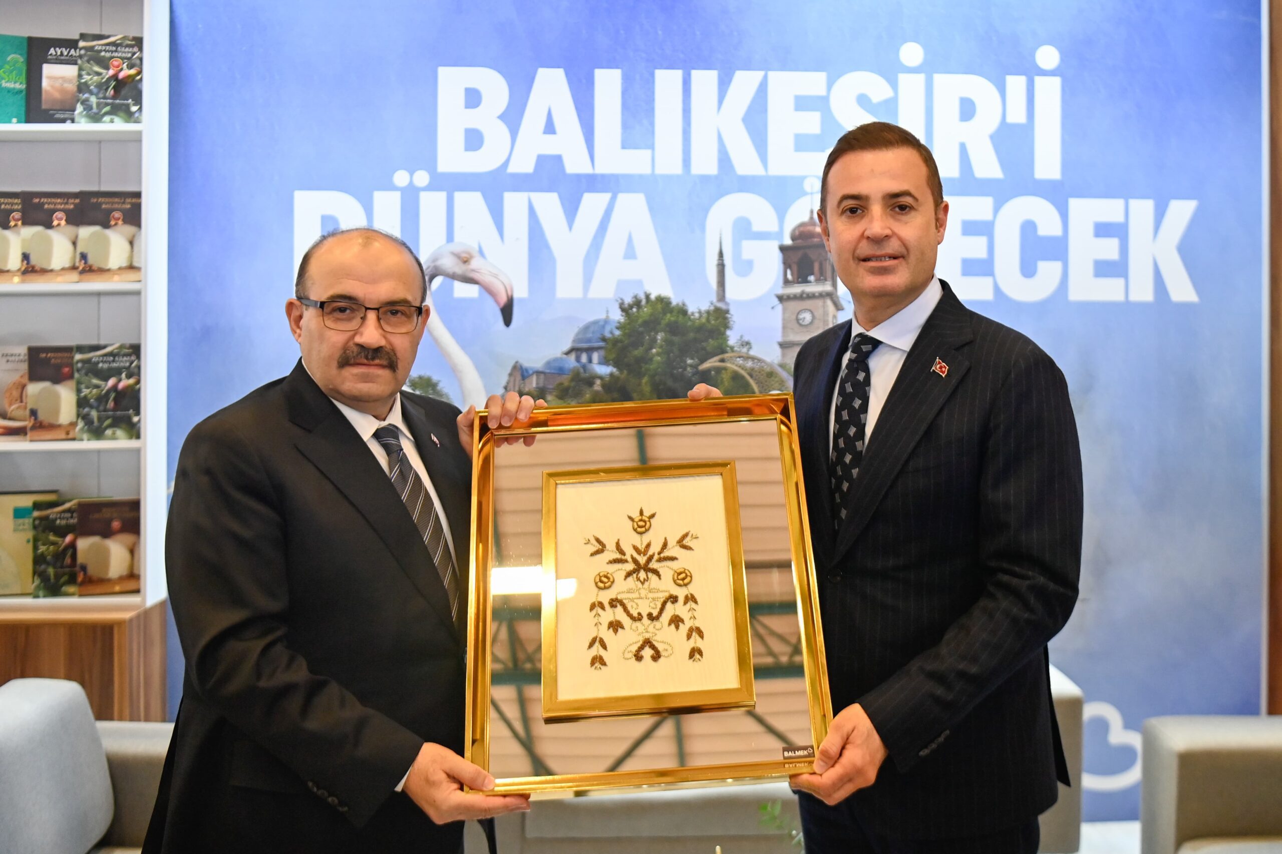 Vali Ustaoğlu EMITT te Balıkesir standını ziyaret etti