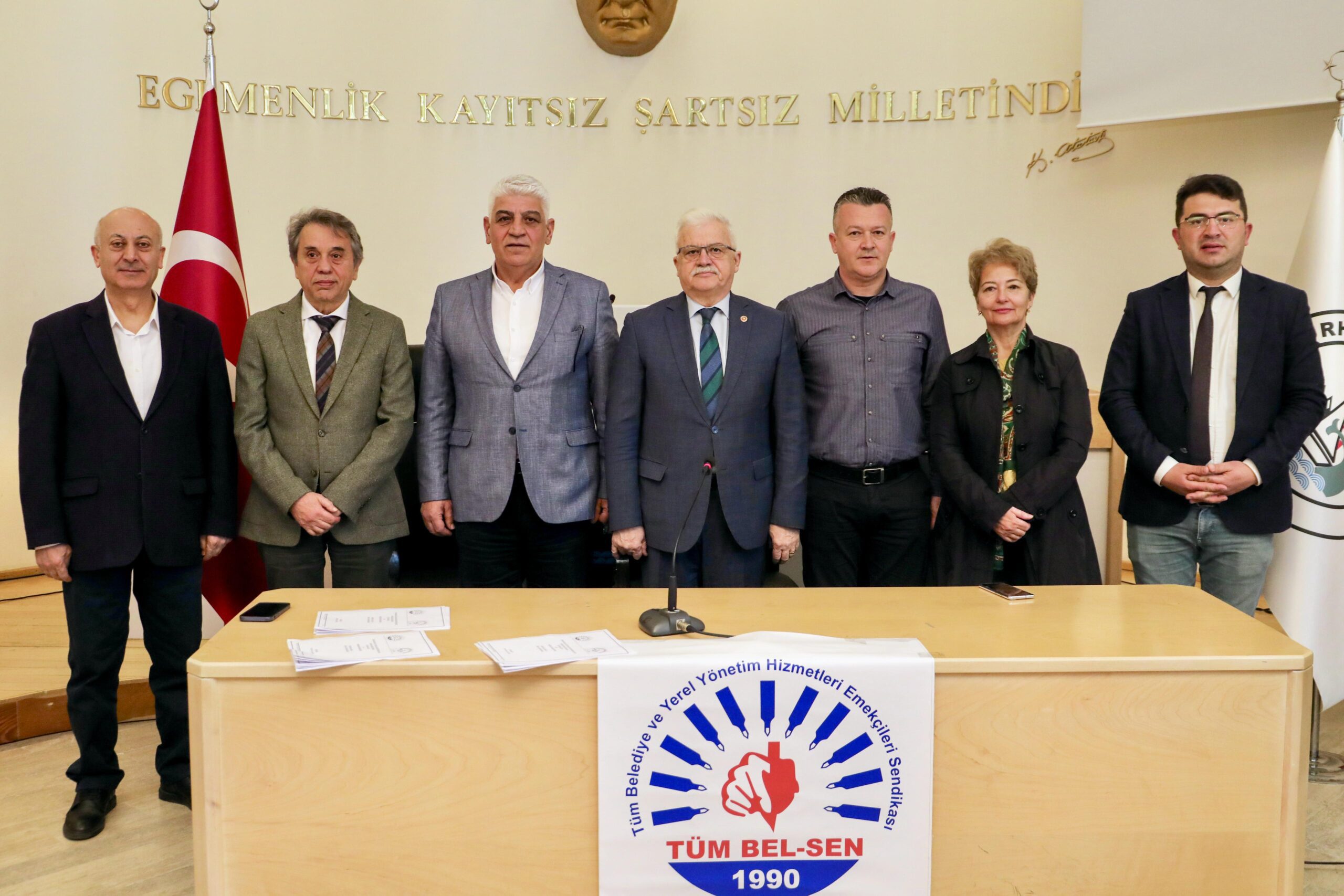 Burhaniye Belediyesi ile Tüm Belediye ve Yerel Yönetim Hizmetleri Emekçileri Sendikası (TÜM BEL-SEN) arasında sözleşme imzalandı.