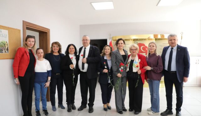 BAŞKAN ERTAŞ, 8 MART DÜNYA EMEKÇİ KADINLAR GÜNÜ’NÜ KUTLADI (21)