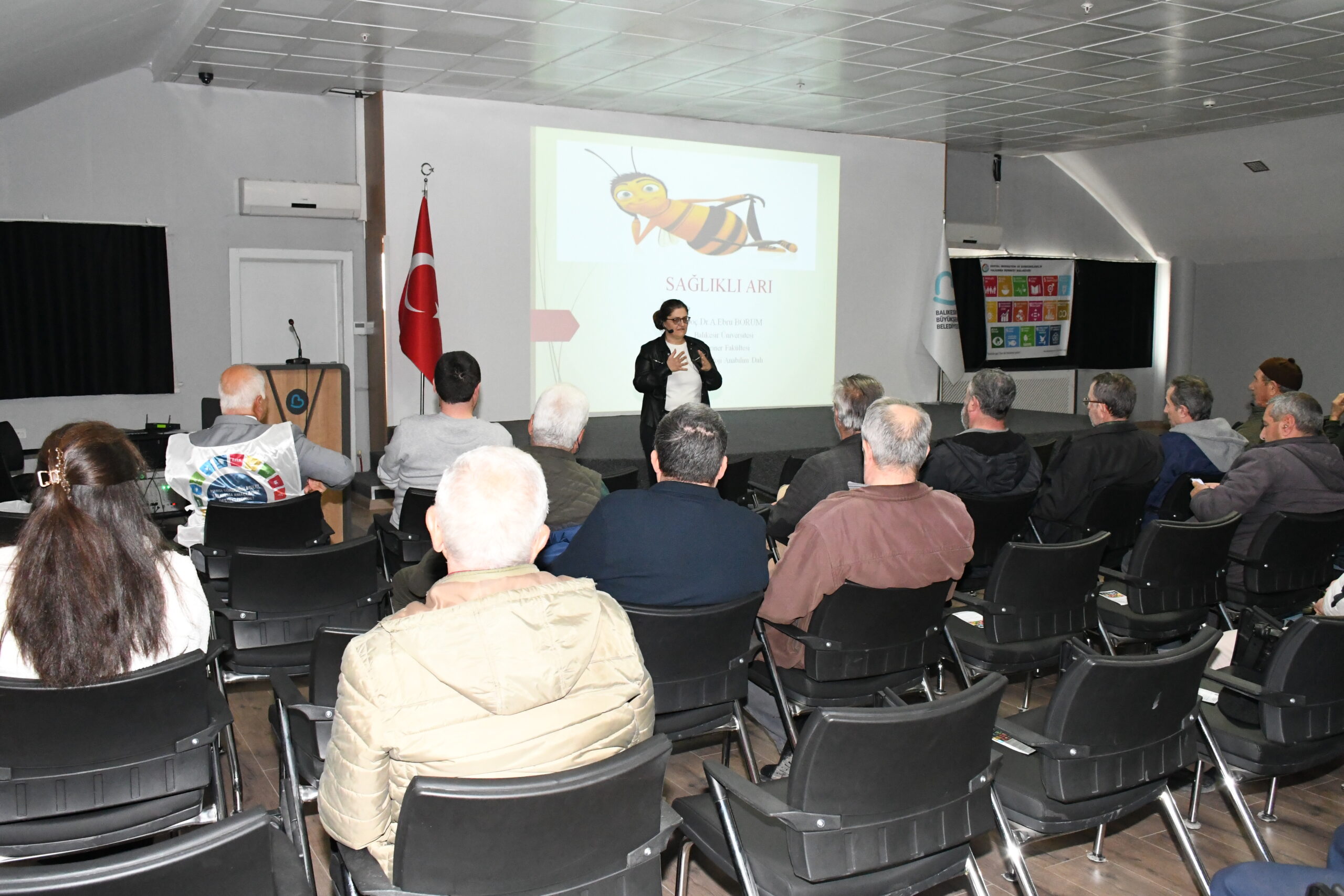 Büyükşehir den arıcıları bir araya getiren panel