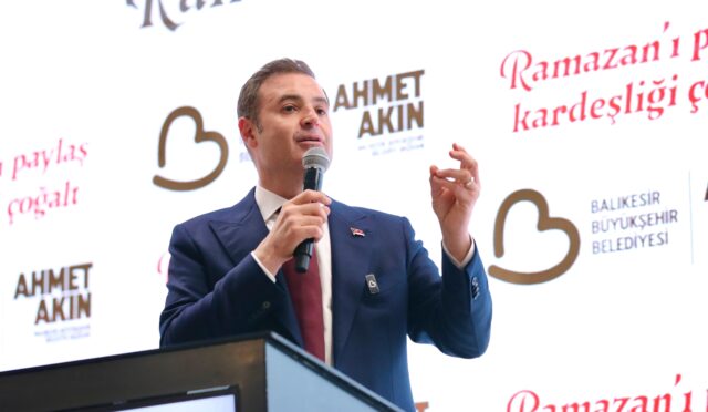 baskan_akin_iftarda_muhtarlari_agirladi_1