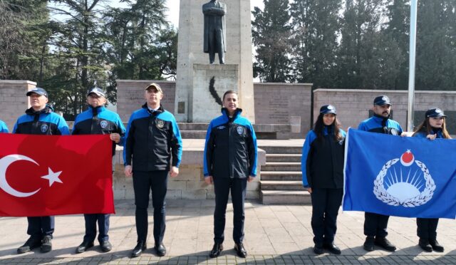 istiklal_madalyali_dedenin_torunu_istiklal_marsini_gururla_okudu_1