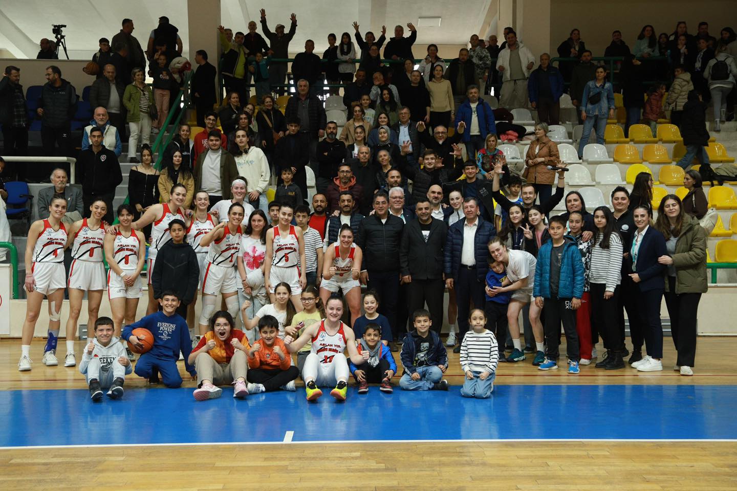 KÖRFEZİN İNCİLERİ, PLAY-OFF’TA SAHA AVANTAJINI KAPTI