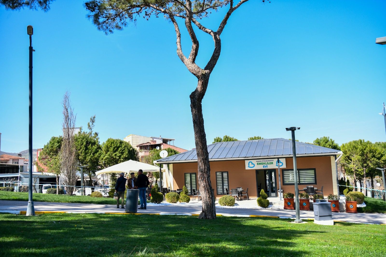 Başkan Akın, Emekliler Evi’ni hizmete açtı