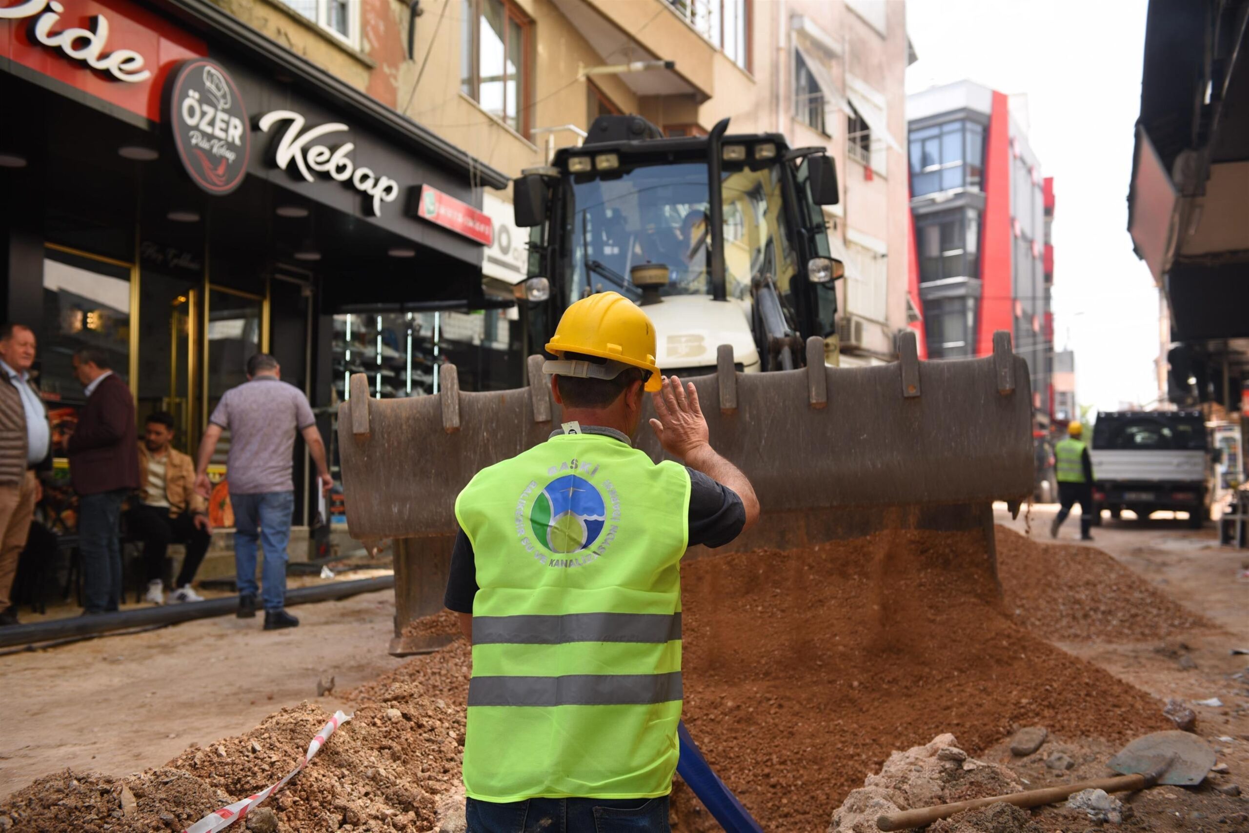 Başkan Akın öncülüğünde Gönen de altyapı yenileniyor
