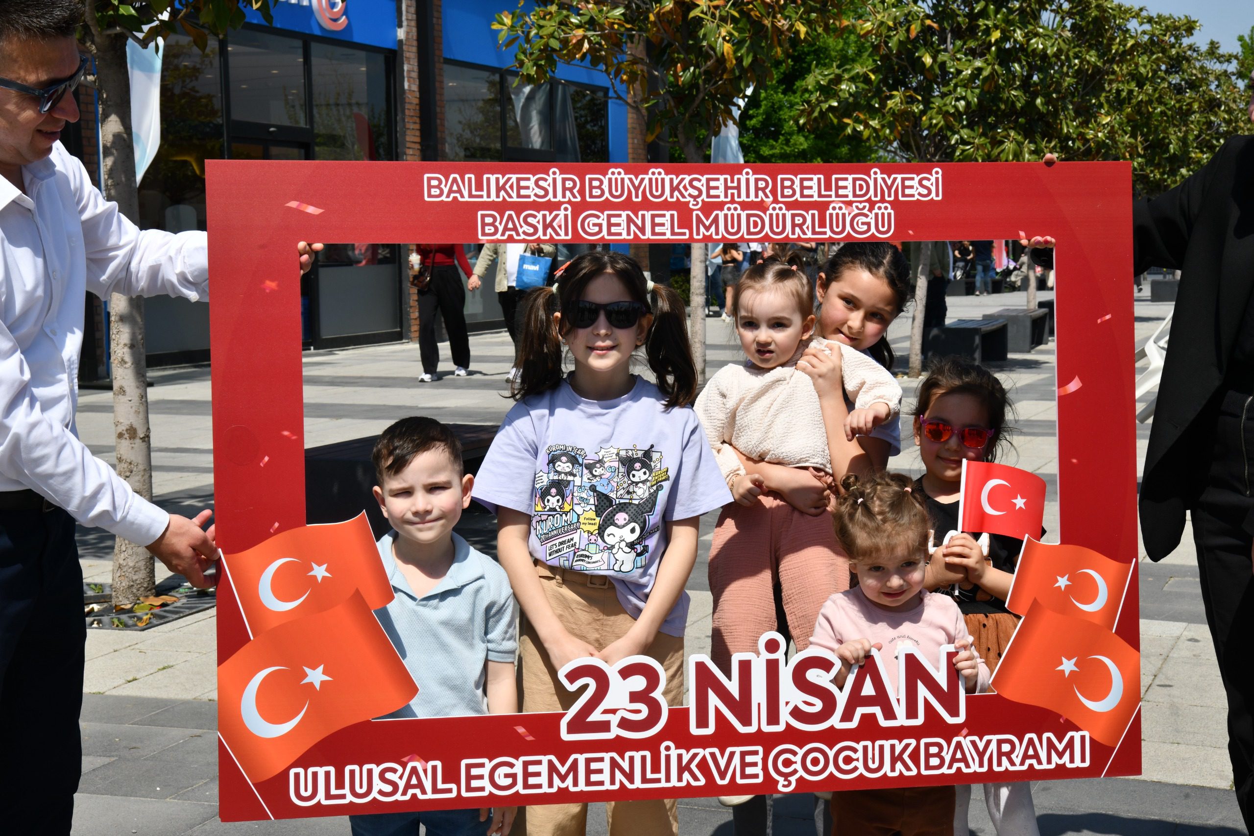 Başkan Akın dan çocuklara en güzel bayram hediyesi