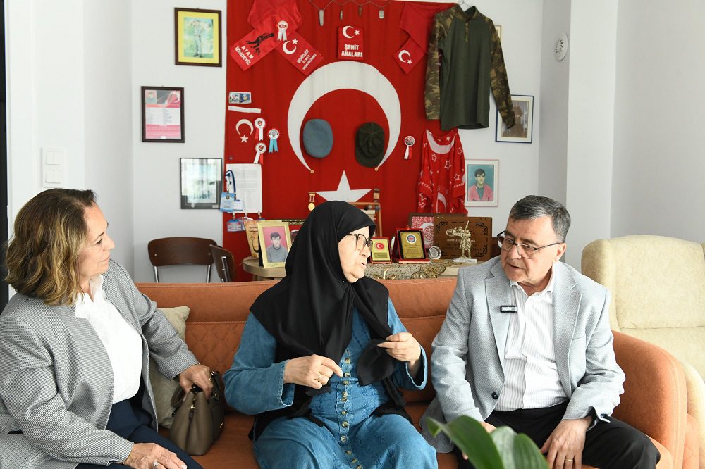 BAŞKAN ŞEHİRLİ’DEN ANNELERE ZİYARET
