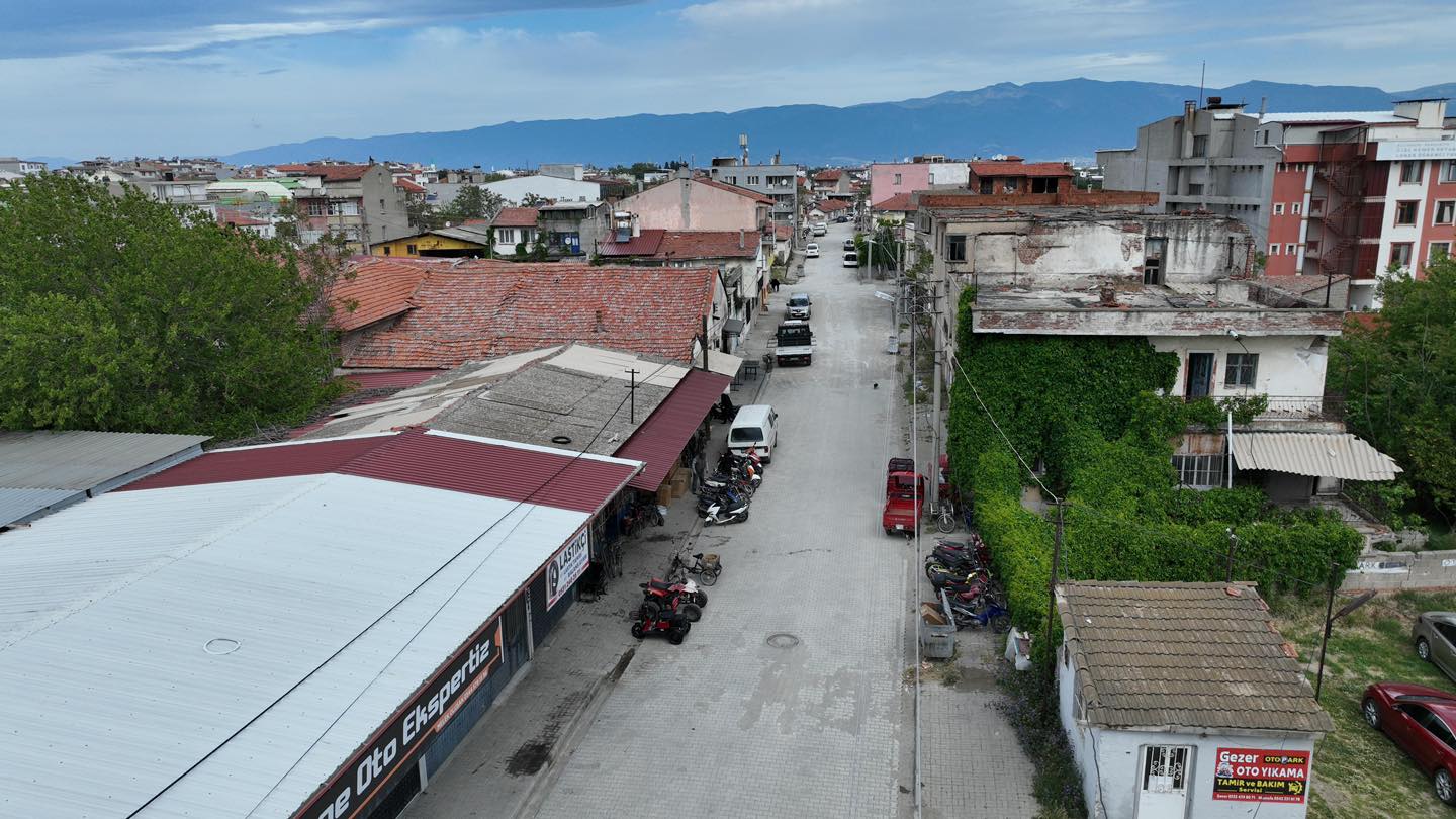 BURHANİYE BELEDİYESİ’NDEN KAPSAMLI YOL SEFERBERLİĞİ