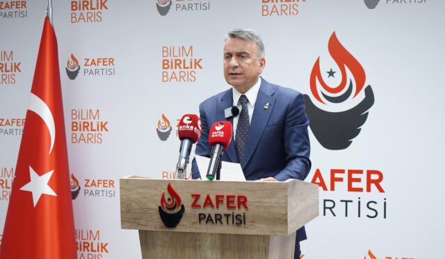 azmi karamahmutoğlu