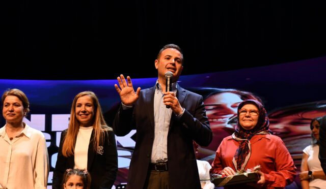 balikesirde_anneler_ve_cocuklarindan_benzersiz_konser_8