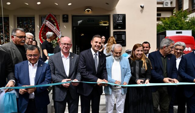 baskan_akinin_balikesirin_sanat_hayatina_katkisi_suruyor_1