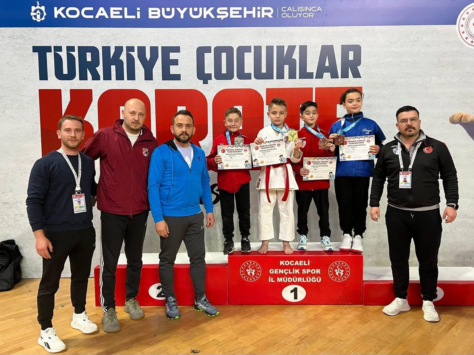 Büyükşehir’in başarılı öğrencisi karatede zirveye yürüyor