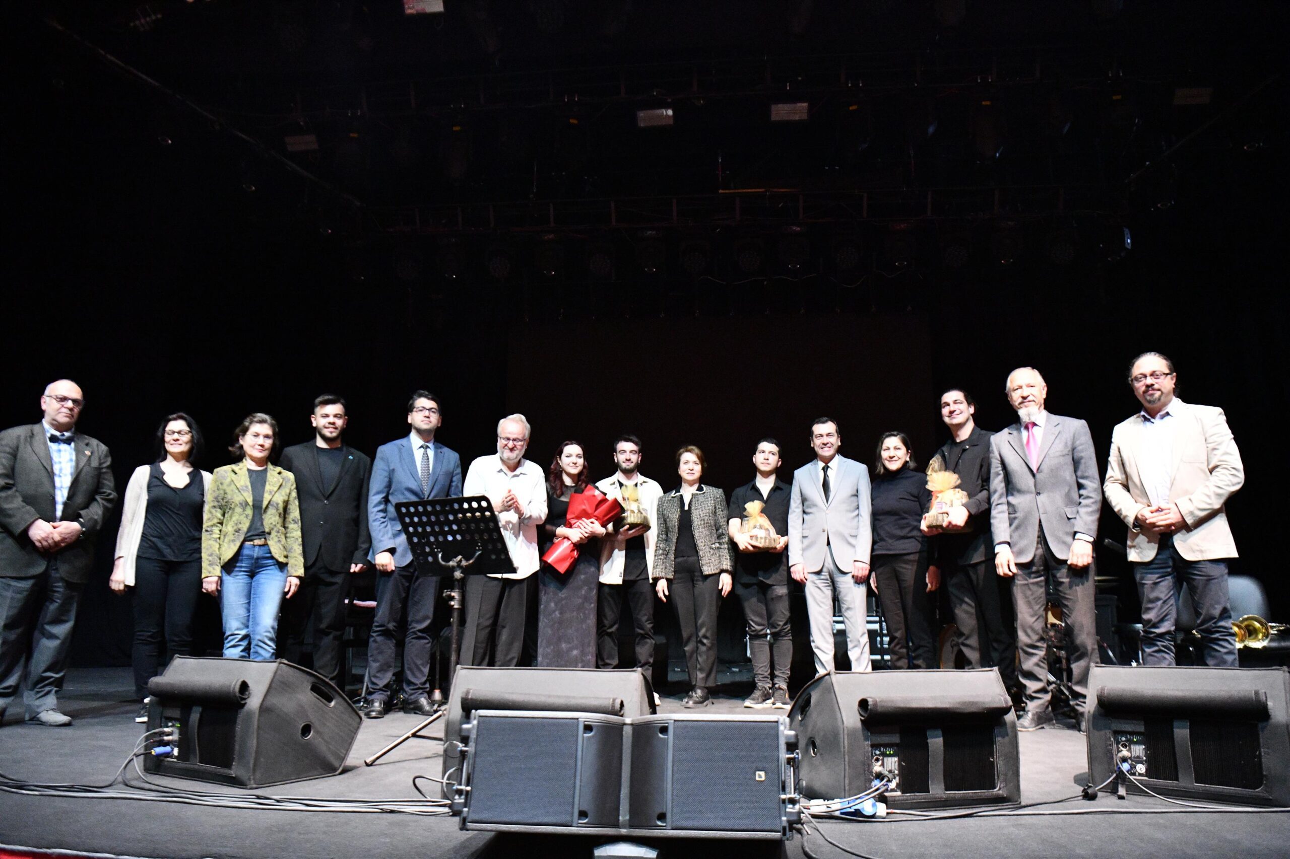 Sanatseverlerden Büyükşehir’in caz konserine tam not