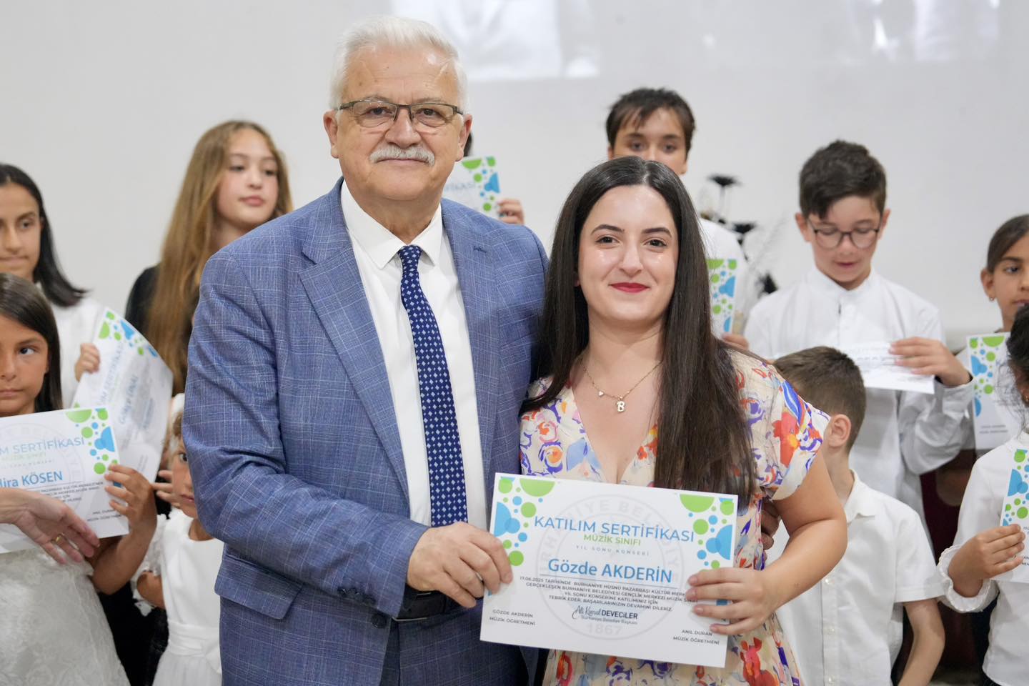 BURHANİYE BELEDİYESİ GENÇLİK MERKEZİ MÜZİK SINIFI ÖĞRENCİLERİNDEN YIL SONU KONSERİ