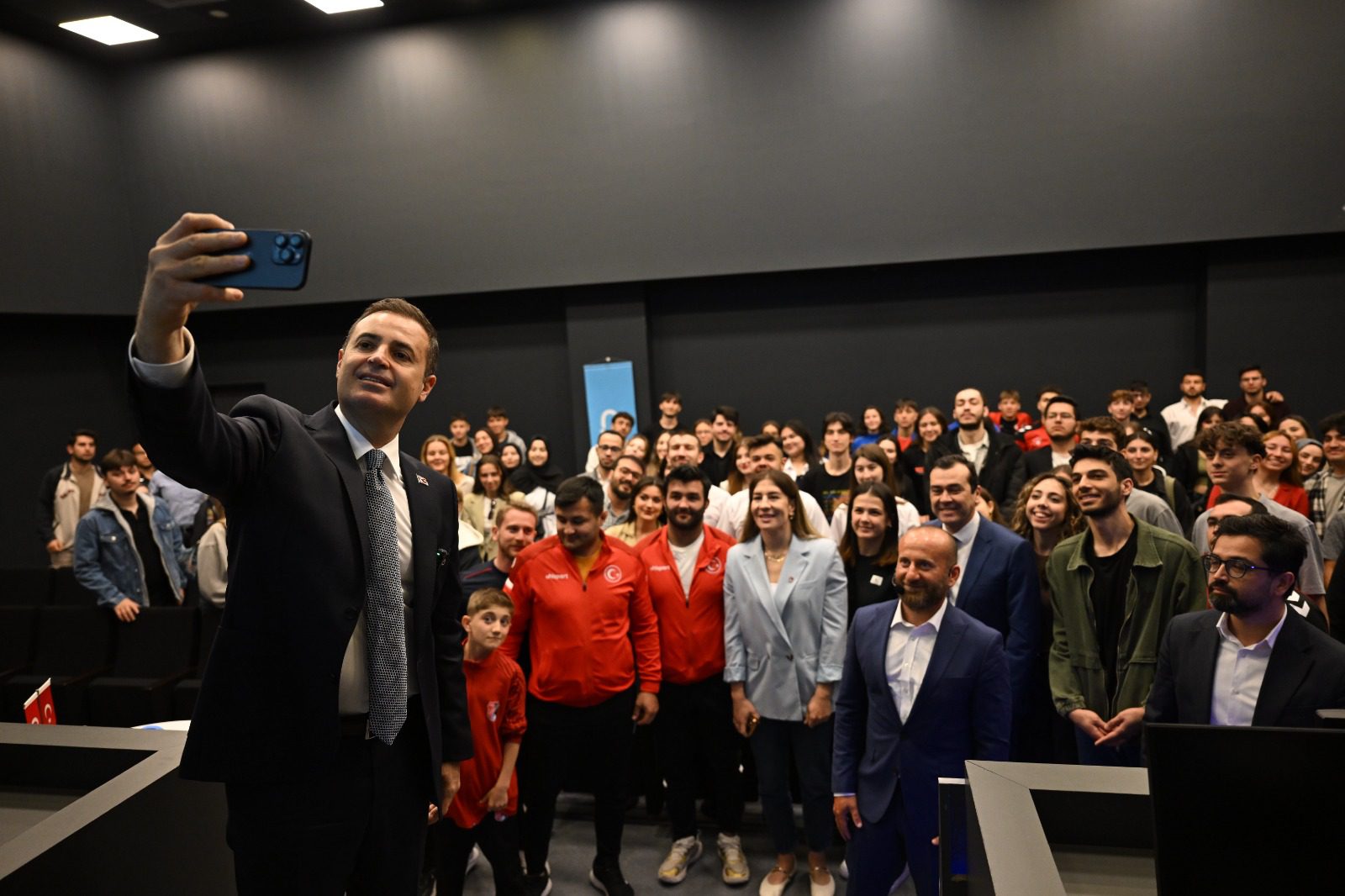 Başkan Akın’dan gençliği sevindiren etkinlikler