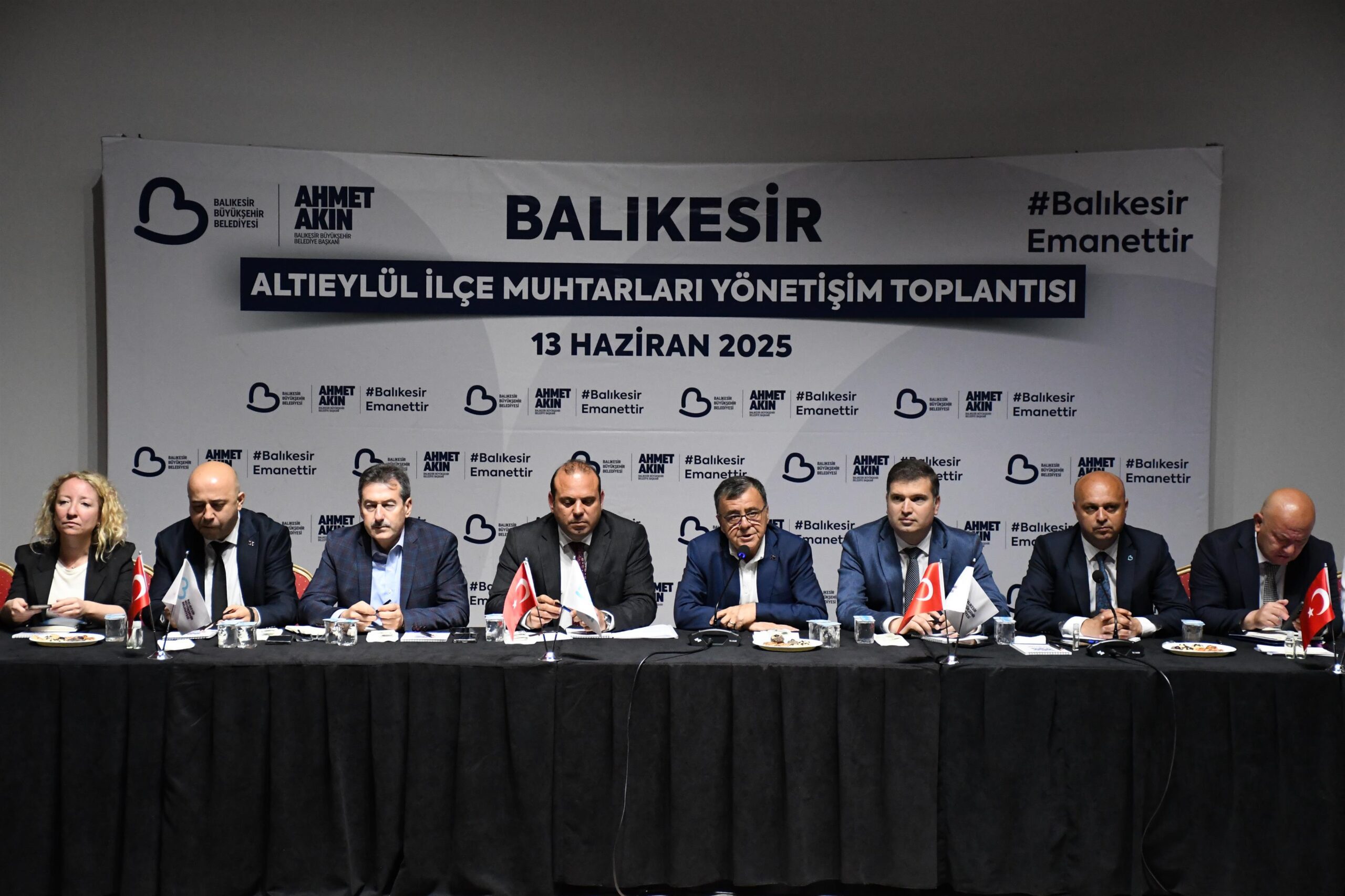 Büyükşehir, Altıeylül İlçe Muhtarlarını Dinledi