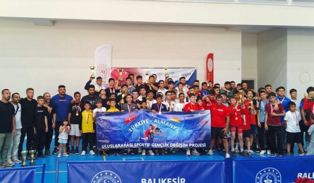 minderde_zafer_buyuksehirin_genc_sporcular_14_madalya_kazandi_6