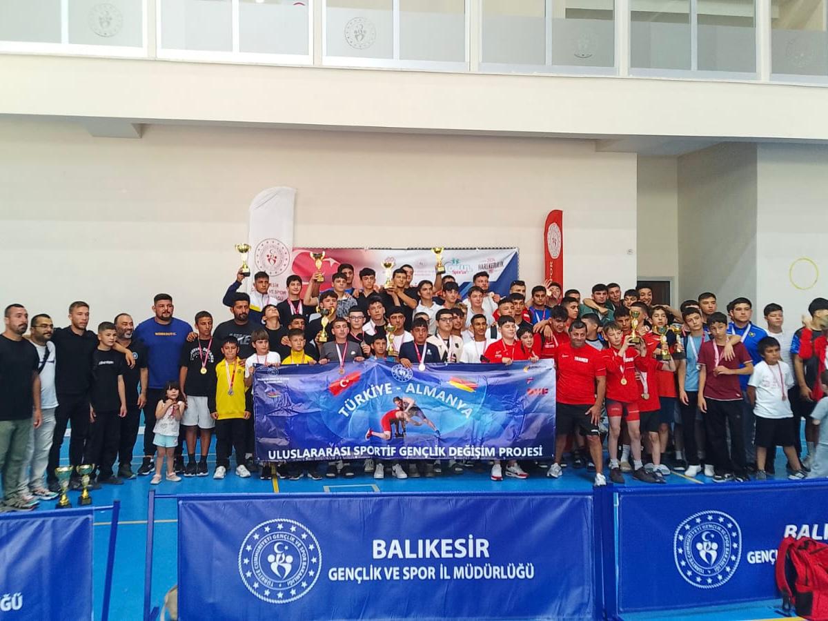 Minderde zafer Büyükşehir’in Genç sporcular 14 madalya kazandı
