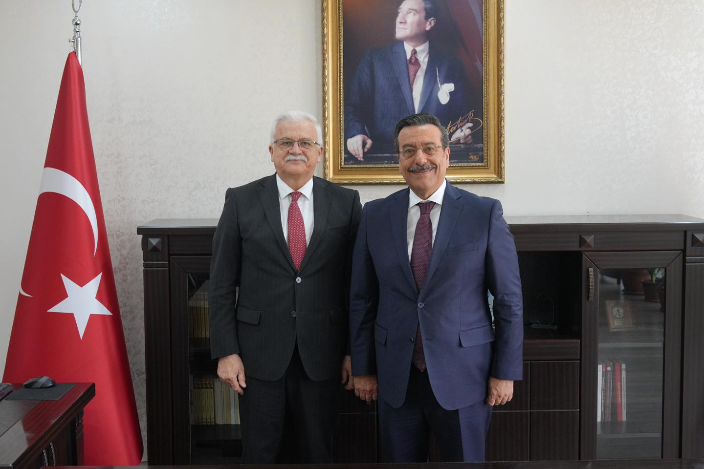 BURHANİYE BELEDİYESİ’NDEN YENİ KAYMAKAMA ZİYARET