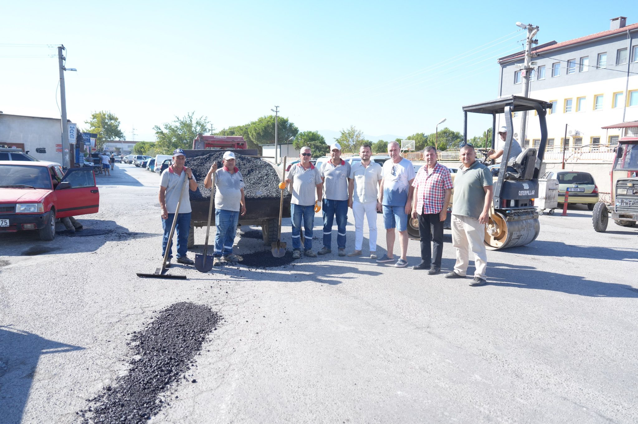 BURHANİYE SANAYİ SİTESİ’NDE ASFALT YAMA ÇALIŞMALARI BAŞLADI