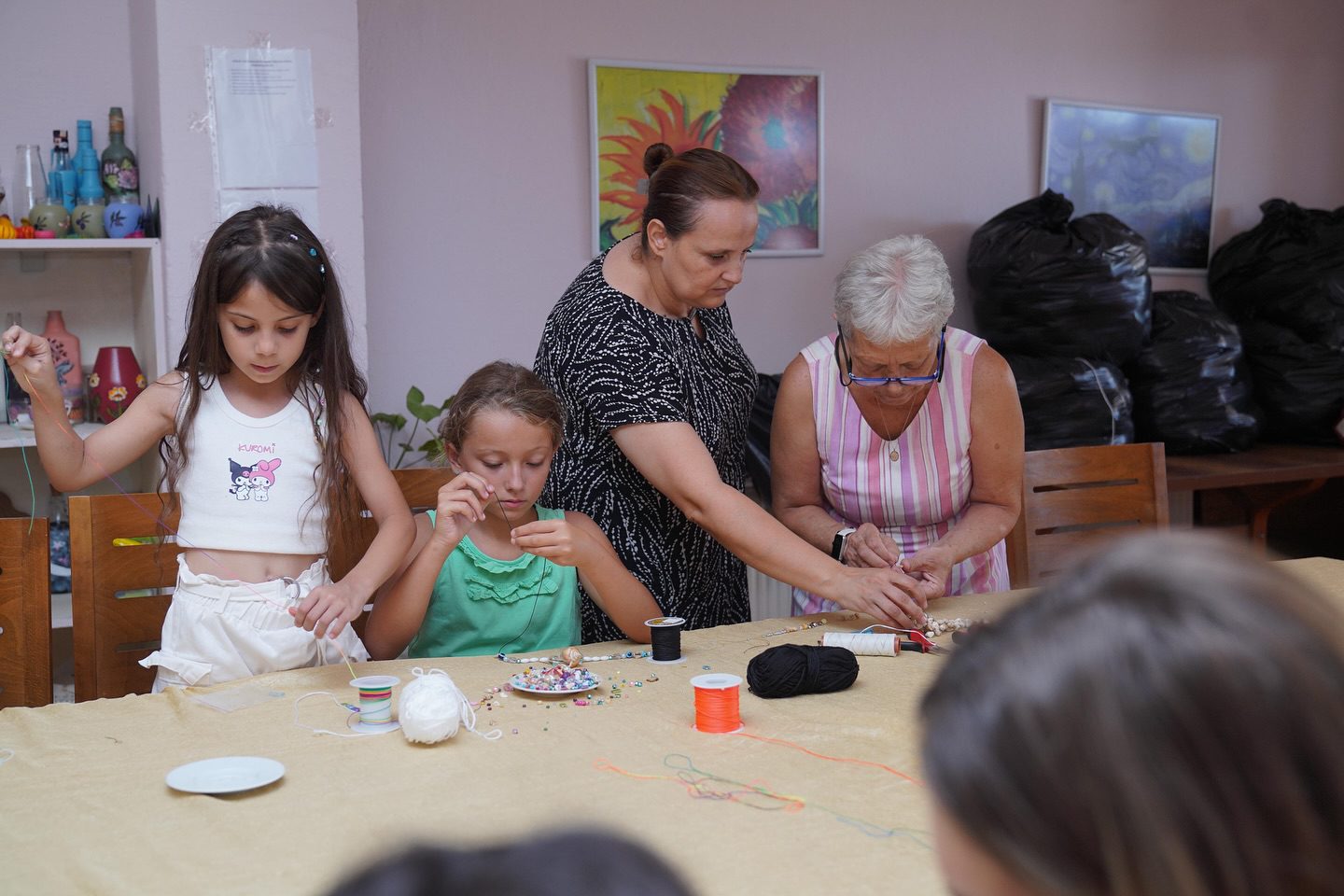 Ayvalık’ta Çocuklara Takı Atölyesi