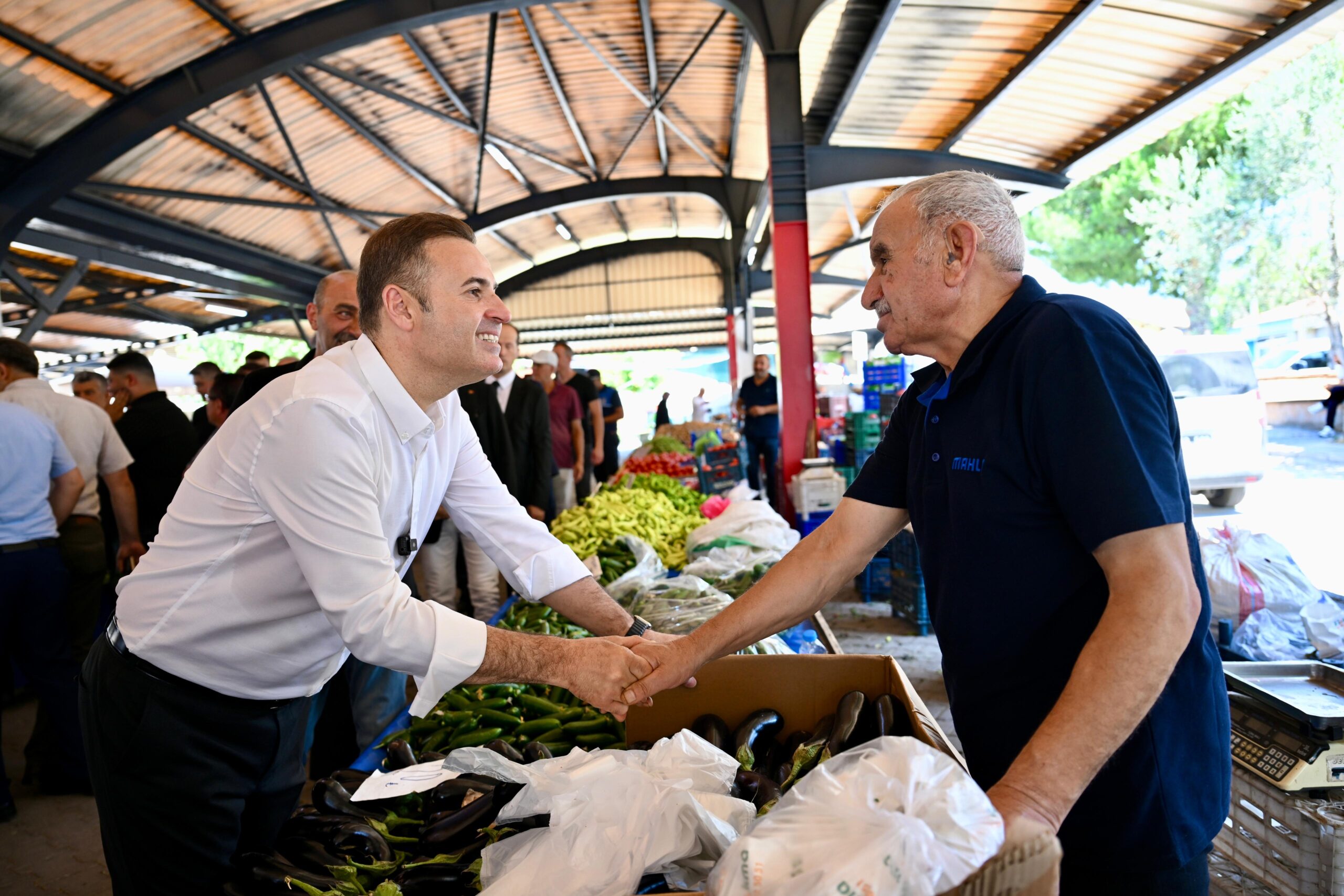 Akın “Benim gerçek makamım vatandaşımızın yanıdır”
