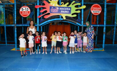 bal_cocukun_minikleri_cocuk_koyunde_doyasiya_eglendi_1