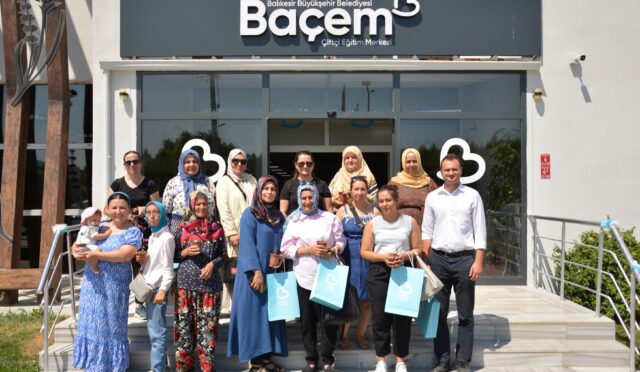 burhaniye_aile_destek_merkezi_kursiyerlerinden_baceme_anlamli_ziyaret_12
