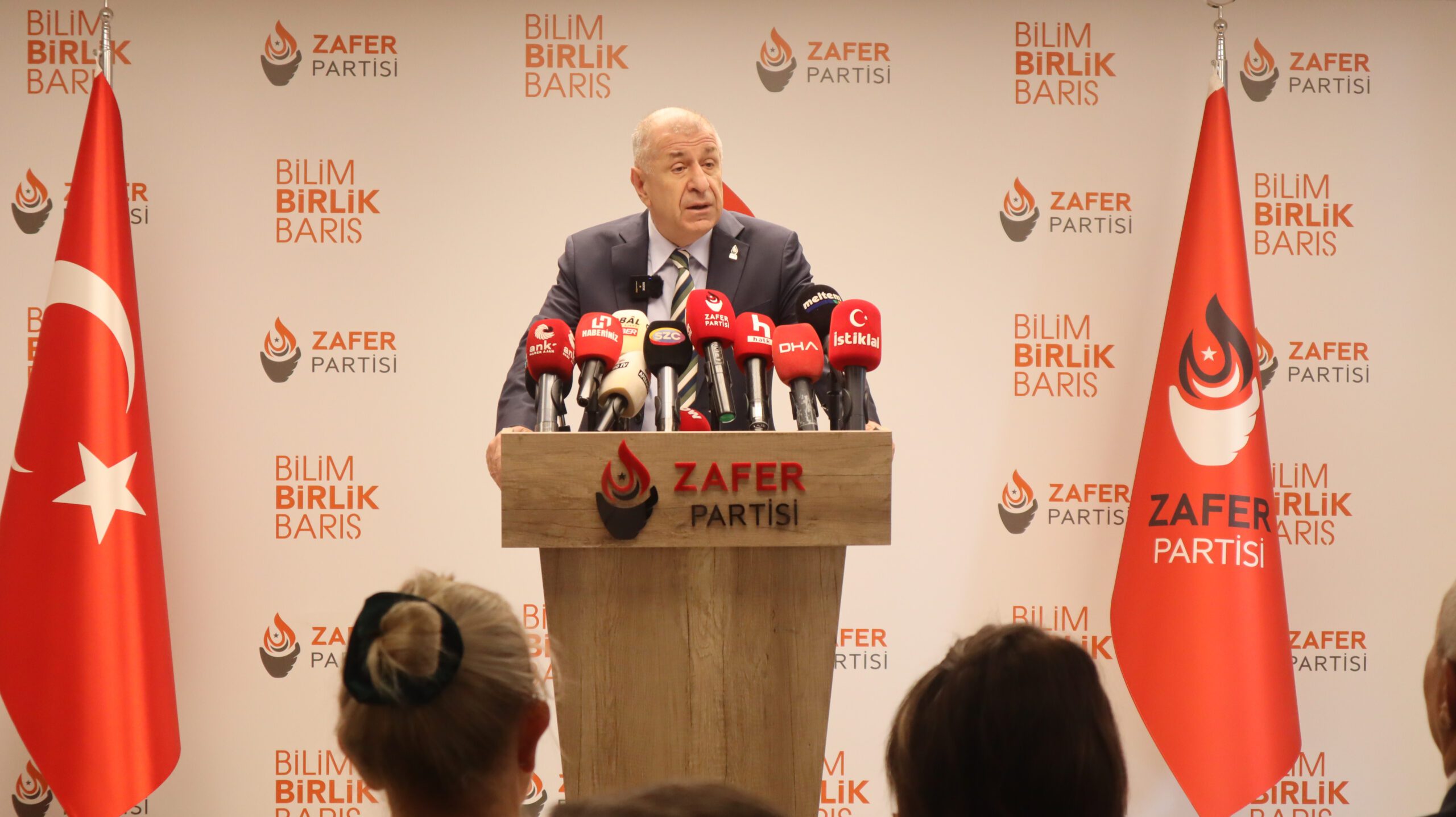 Ümit Özdağ, “Türkiye tehlikede.”