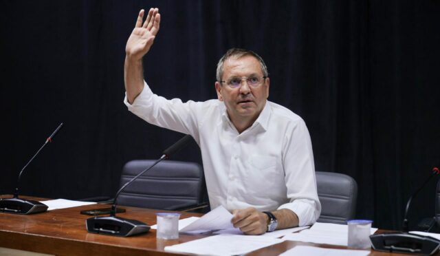 AYVALIK BELEDİYE BAŞKANI MESUT ERGİN “SİZ YETER Kİ OKUYUN, BİZ HER ZAMAN YANINIZDAYIZ” (7)