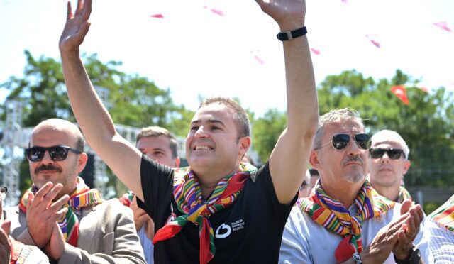 kurtdereli_mehmet_pehlivan_yagli_gureslerinde_1730_yigit_kol_baglayacak_1