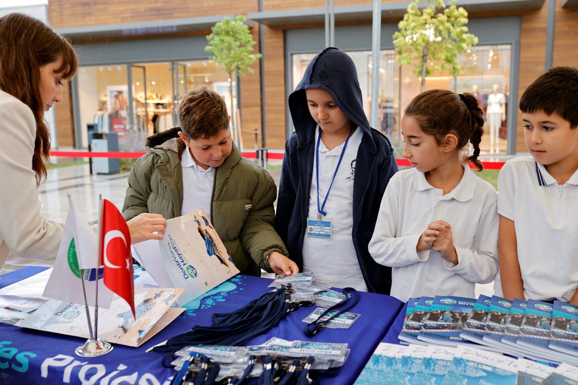 Deniztemizturmepa Mavi Nefes Eğitim Otobüsü Ayvalık’ta