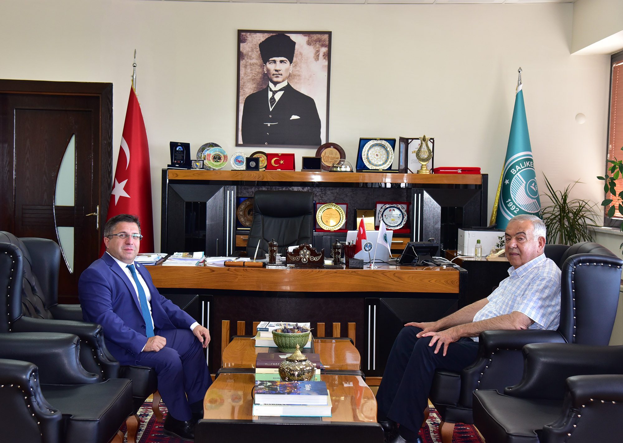 İzmir Milletvekili Haydar Altıntaş’tan Rektör Prof. Dr. Yücel Oğurlu’ya Ziyaret