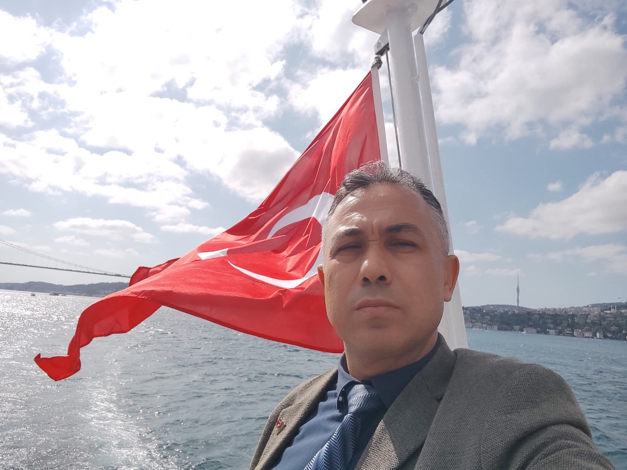 BAĞIMSIZ CUMHURBAŞKANI ADAYI MURAT AKBAŞ: “BAYRAK İNMEZ, VATAN BÖLÜNMEZ”