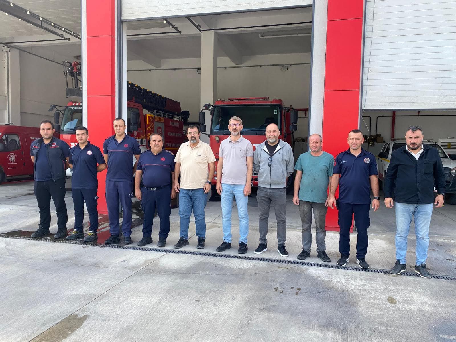 CHP BIGADİÇ İLÇE BAŞKANI TÜRKER YILMAZ: “İTFAİYECİLERİMİZ CAN KURTARAN ELLERDİR”